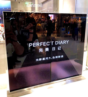 Chine Affichage transparent de l'intense luminosité OLED pour des lentes du centre commercial 500 fournisseur